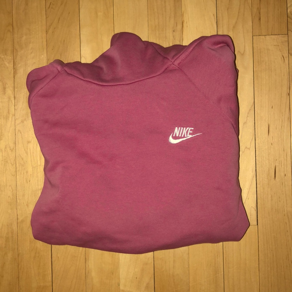 nike sweatshirt!!